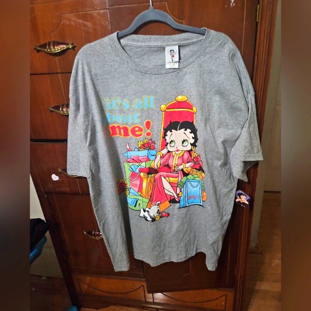 Betty Boop Gray Graphic Tee with Cartoon Print